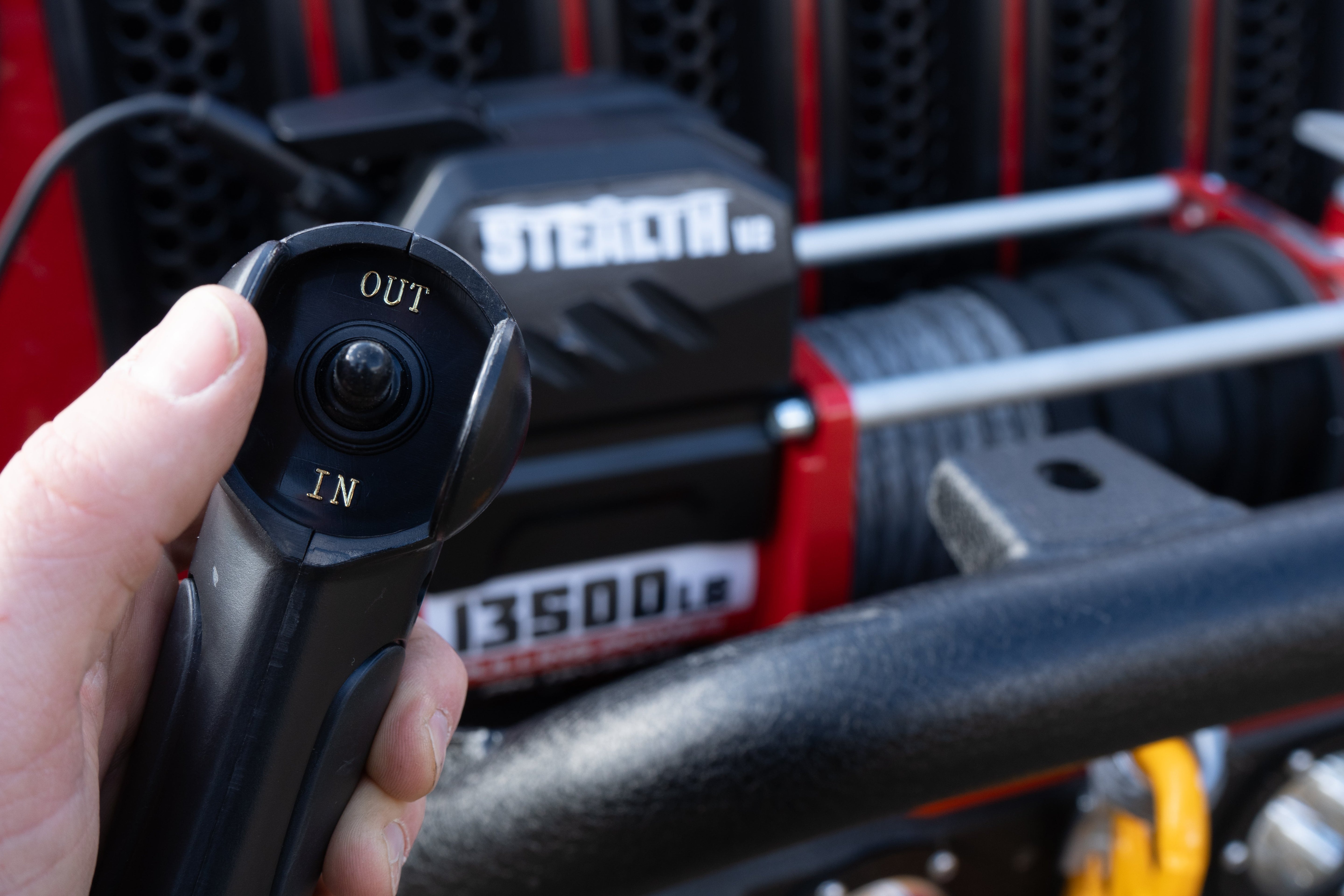 Stealth 13500lb Winch - 24v Steel Rope